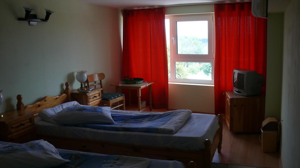 Villa Climate Guest House Varna Bagian luar foto