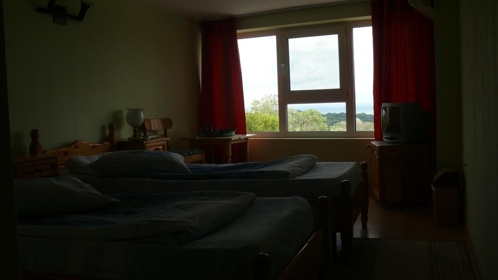 Villa Climate Guest House Varna Bagian luar foto