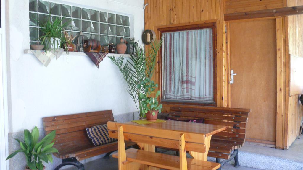 Villa Climate Guest House Varna Bagian luar foto