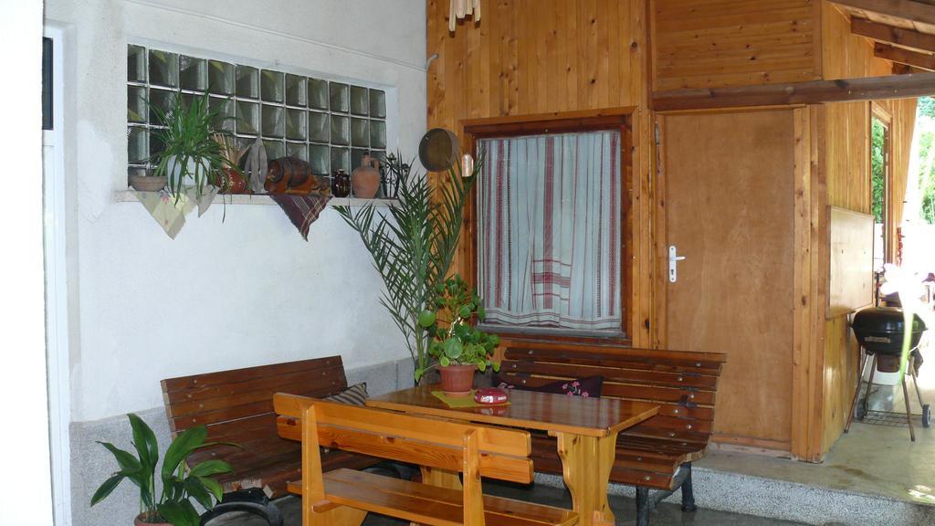 Villa Climate Guest House Varna Bagian luar foto