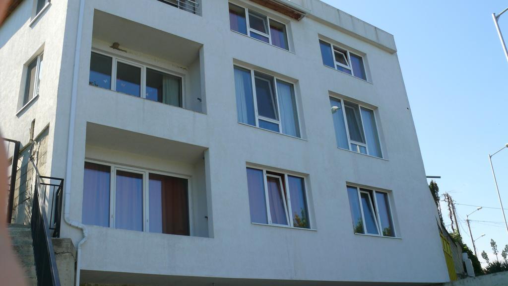 Villa Climate Guest House Varna Bagian luar foto